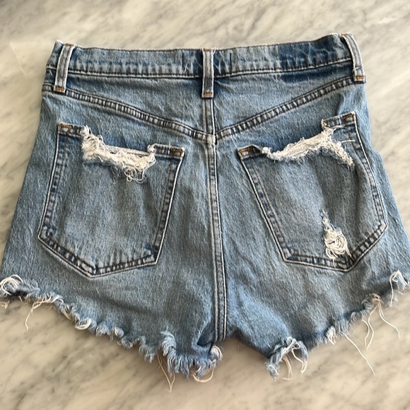 Abercrombie & Fitch High Rise Mom Short size 28 (6) Exc. Condition! - Picture 2 of 3